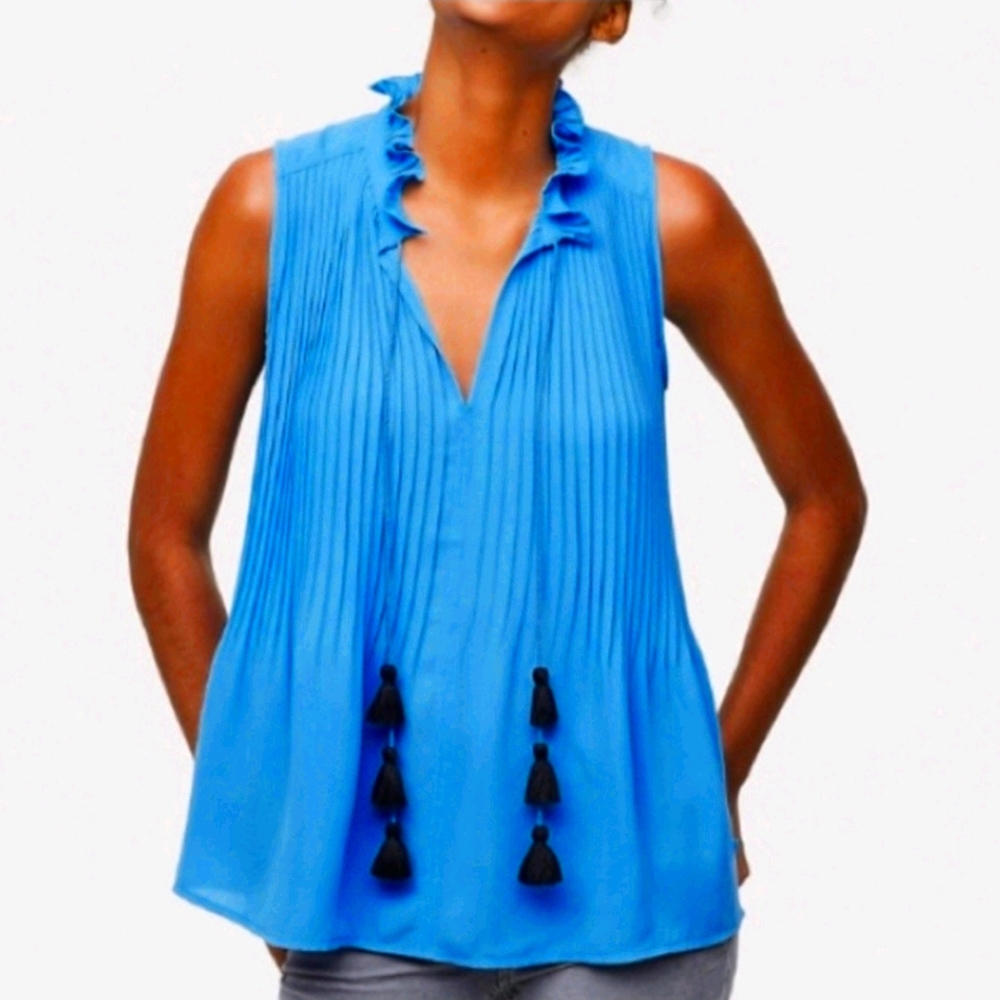 LOFT Blue trendy top